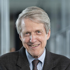 Robert J. Shiller (Sterling Professor of Economics at Yale University)