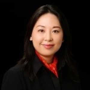 Julia Zhu (SOM '98) (CEO of Phoenix TV Culture and Live Entertainment Company)